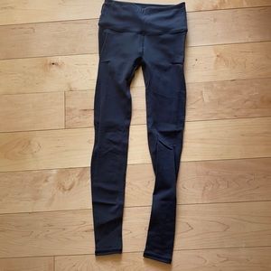 Lululemon women XS (0 2 4)soft black mesh leggings